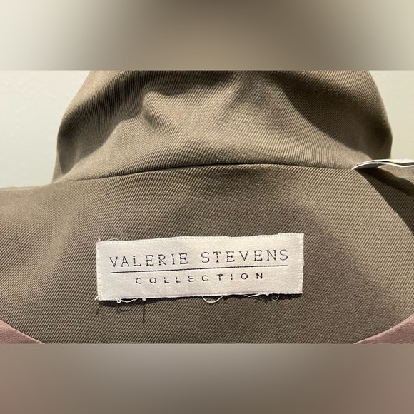 2Pc Valerie Stevens collection, green gray in a size 14 jacket and pants - Picture 6 of 6